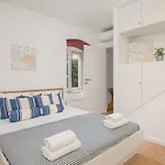奥拉夫公寓 *